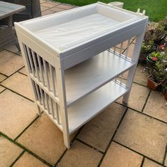 baby changing table