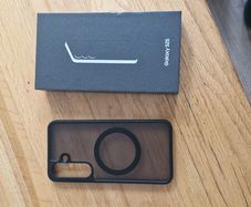 Samsung S25 Silver 128gb + Mag safe case