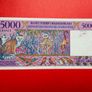 Madagascar  5000 FRANCS   1995 . Pick. 78. ( Uncirculated ) Image 2