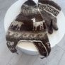 Vintage Lama Hat and Gloves Image 4