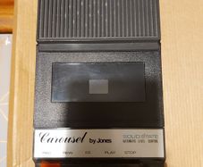 Vintage Carousel Jones Solid State Cassette Tape Recorder Model Et-1016 in lovely case, with Power supply, excellent condition