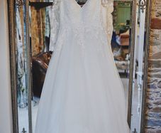 Wedding dress size 18, A-line, Sleeves, Corset + Veil