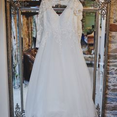 Wedding dress size 18, A-line, Sleeves, Corset + Veil
