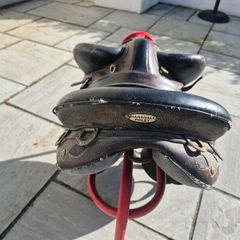 Stock saddles