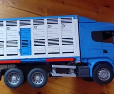 Bruder Scania Cattle Transportation Truck 1:16