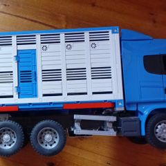 Bruder Scania Cattle Transportation Truck 1:16