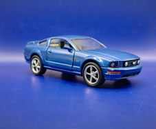 Kinsmart 2006 Ford Mustang GT, used, mint.