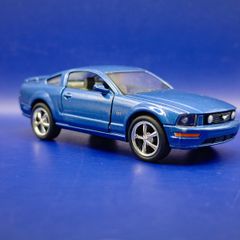 Kinsmart 2006 Ford Mustang GT, used, mint.