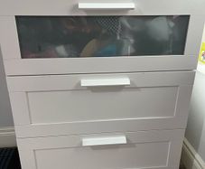 Chest of drawers