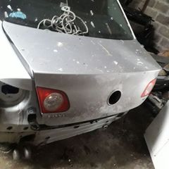 passat b6 boot lid