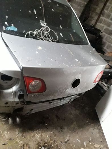 passat b6 boot lid