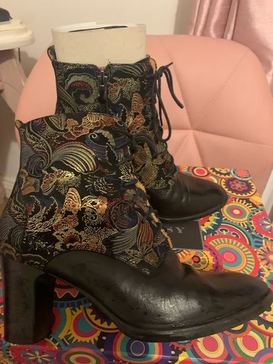 boots 36