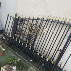 Heavy cast Iron gates - Set
