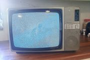Vintage Panasonic Quintrix 16 inch Portable Colour CRT TV (TC-681URD) - Working