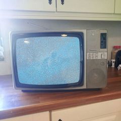 Vintage Panasonic Quintrix 16 inch Portable Colour CRT TV (TC-681URD) - Working