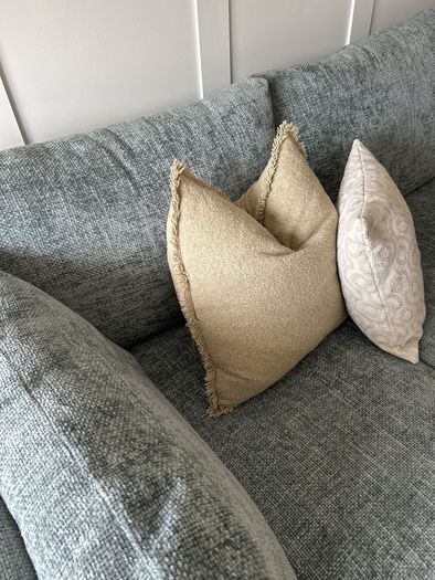 couch DFS perfect condition