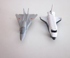 2019 Matchbox Swing Wing Fighter Jet & Siku Space Shuttle