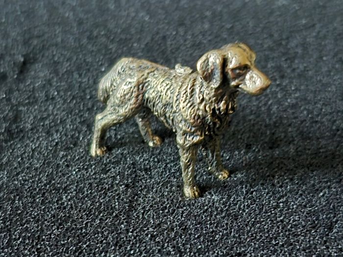 3 brass Dogs, Solid brass.