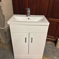 Bathroom vanity with sink