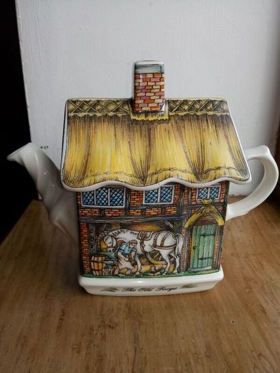 Mint Sadler "The Old Forge" Vintage Teapot