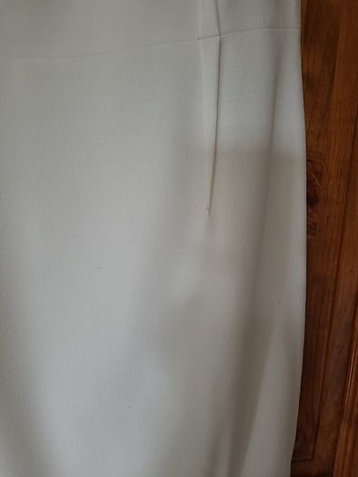 Ladies Cream sleeveless dress Fee G Size 14