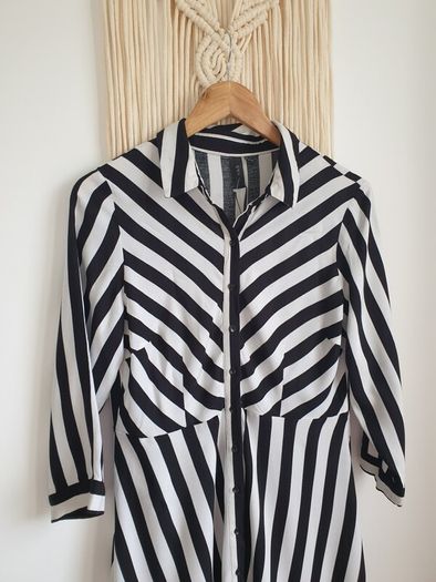 Yas dress size medium