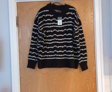 Primark  Black/White Jumper. S. S- M- 14 .    B.N.W.T.