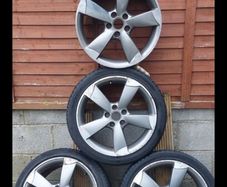 Genuine audi eighteen inch ttrs alloys