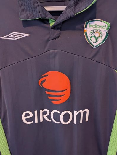 Rep of Ireland Third Football Shirt | 2009/10 | Umbro | Large