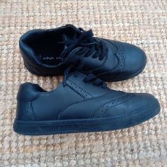 Boys black lace up school shoes size EU 38 UK 5- Schuh