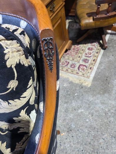 beautiful 2 seater