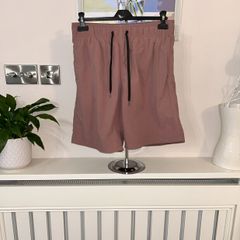 Mens Salmon Shorts from H&M. Size Medium