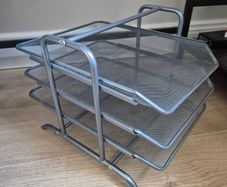 Desk organizer