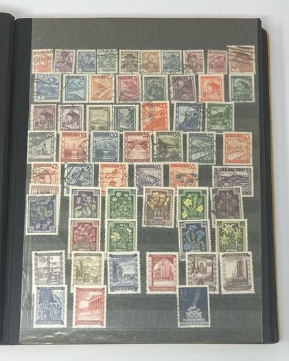 Collection: Austria (Osterreich) Stamps both mint an commemorative stamps on 45 pages