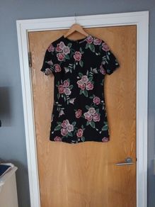 New Look  Black Dress/Floral Pattern.   S.12.