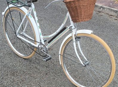Vintage 1961 Irish-Made Raleigh Lady's High Nelly Bicycle