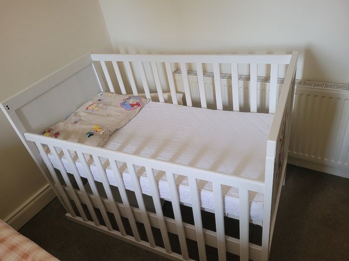 Baby cot with mattress