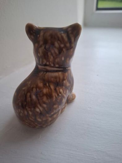 Vintage Staffordshire Treacle Glaze Pottery Brown Cat Figure Ornament