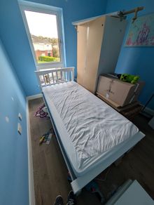Single bed frame