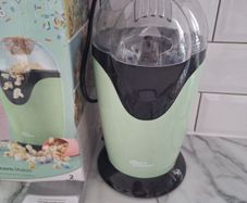 Popcorn Maker, Giles & Posner