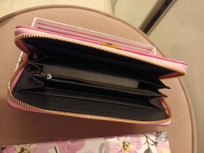 Brand new boxed ladies wallet