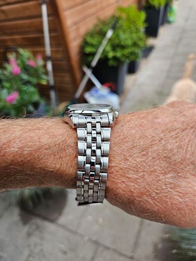 Watch Seiko 5 Automatic.