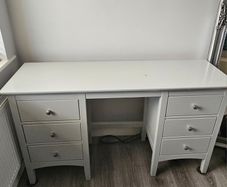 Dressing table