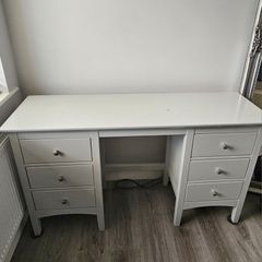 Dressing table
