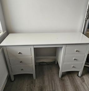 Dressing table