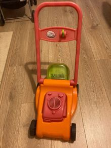 Child's Push Lawnmower.
