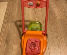 Child's Push Lawnmower.