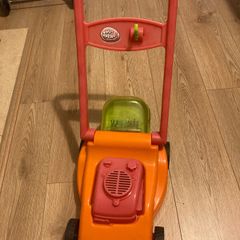 Child's Push Lawnmower.
