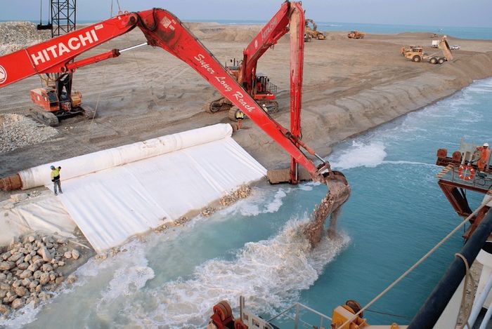 Geotextile Non Woven 5,25m x 100m size