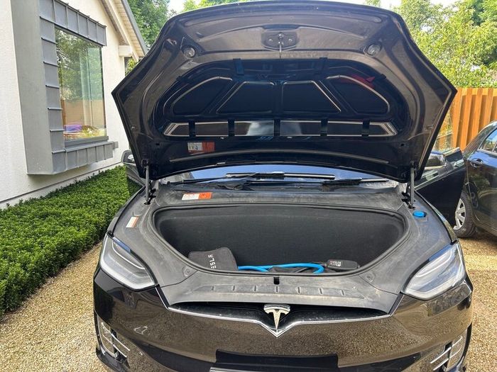 Tesla Model X 2018